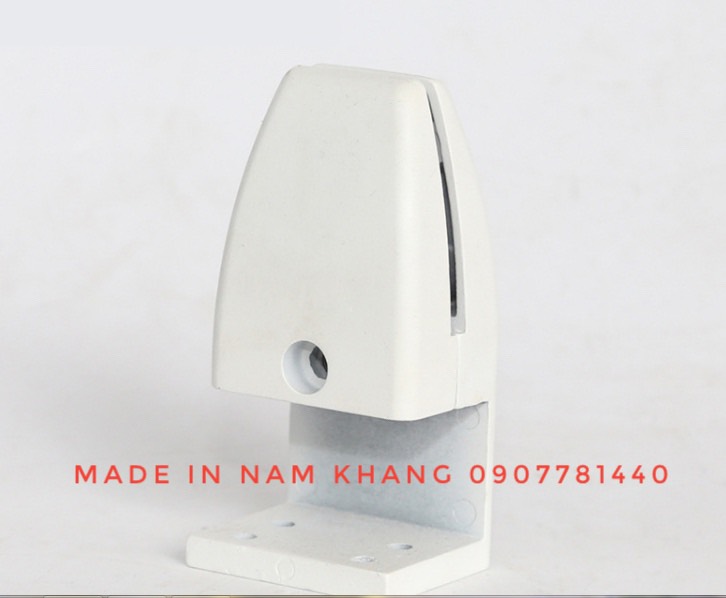 Kẹp kính trước mặt bàn A11