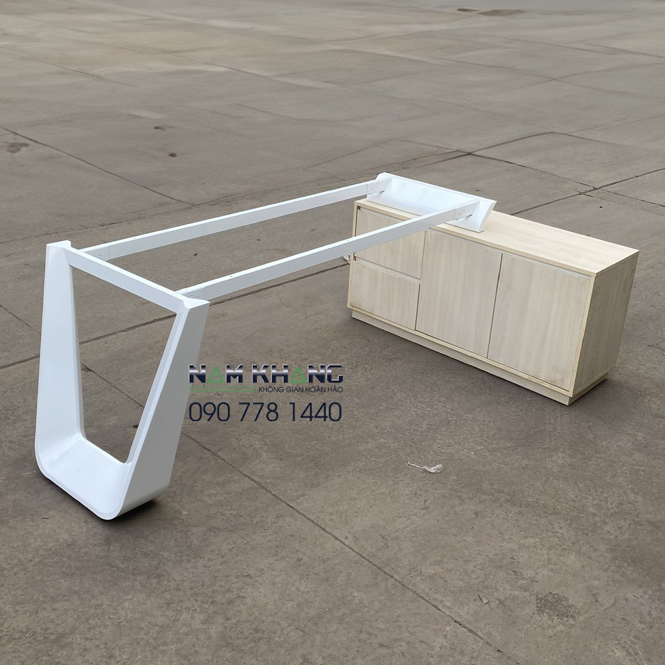 Bàn Giám Đốc -33