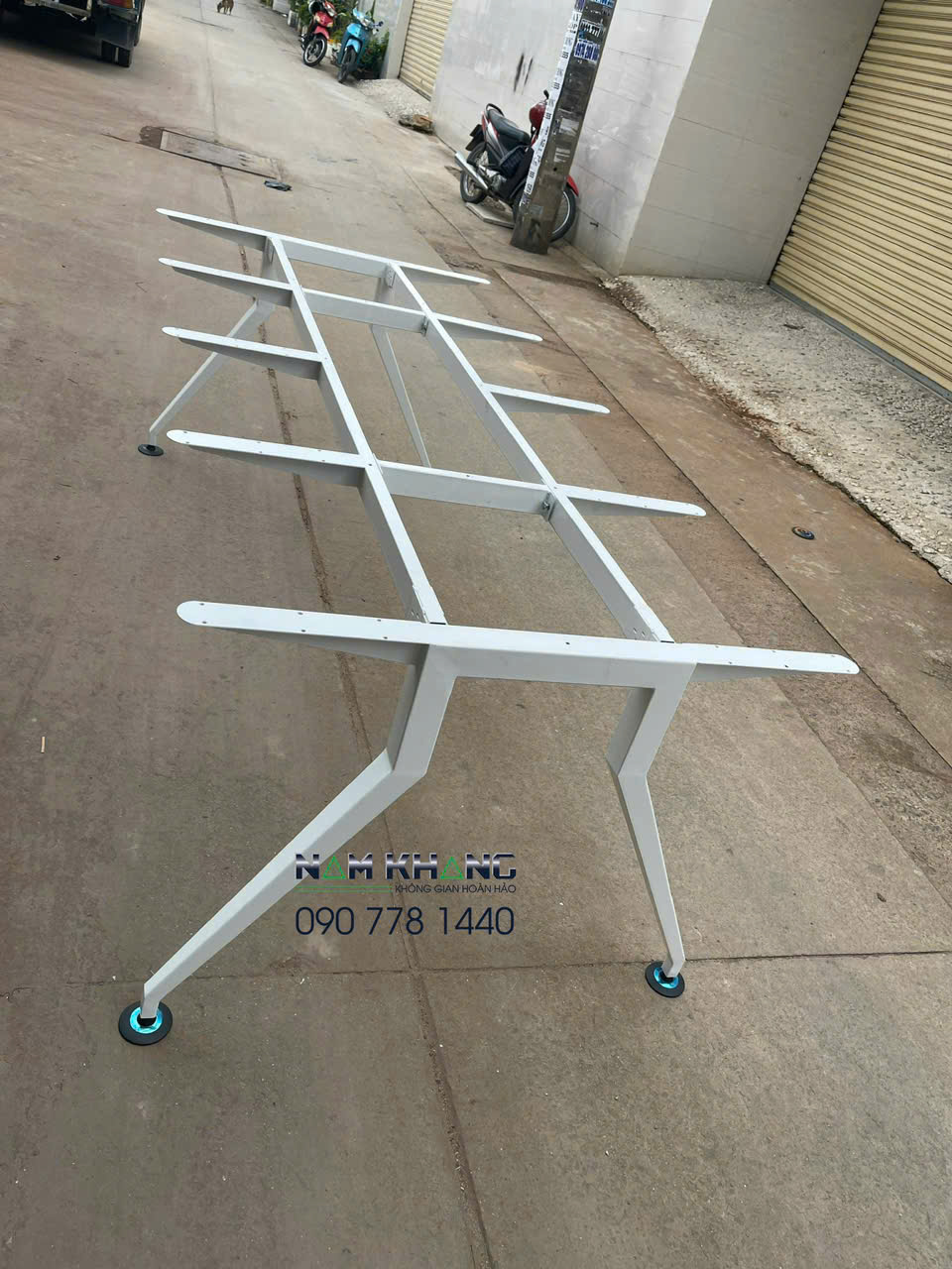 Chân bàn họp NK-C-ST